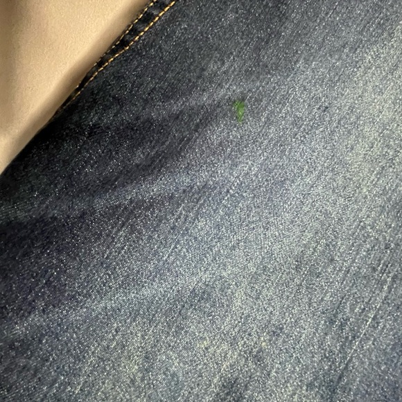 Levi's Relaxed Fit Medium Blue Jeans - Picture 6 of 6